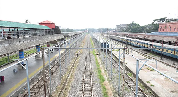 Double-span railway bridge construction